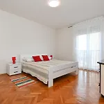 Mara Apartment